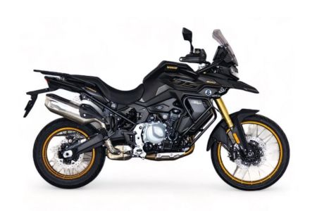 Voge 900 DSX - 01.jpg