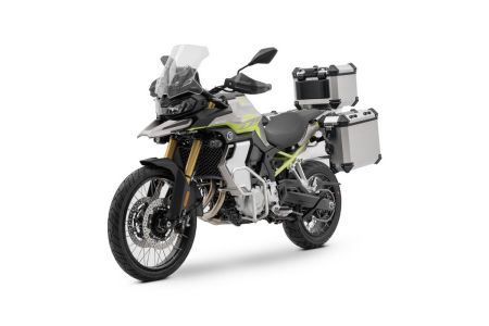 Voge 900 DSX - 03.jpg